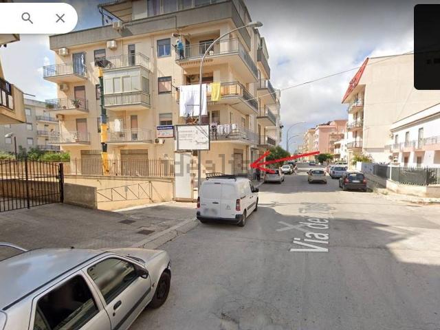 Capannone in vendita di 90 m² in Via dei Tigli, 20
