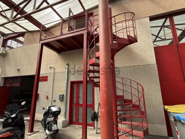 Capannone in vendita di 90 m² in Via Pian Masino, 12