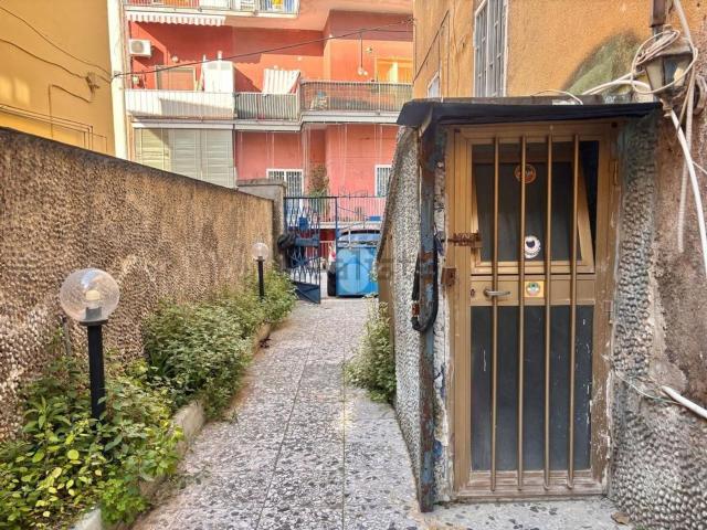 Capannone in vendita di 92 m² in Traversa Leone, 7