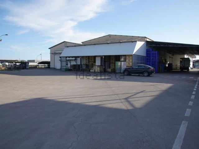 Capannone in vendita di 9323 m² in Via Madonna delle Grazie, 259