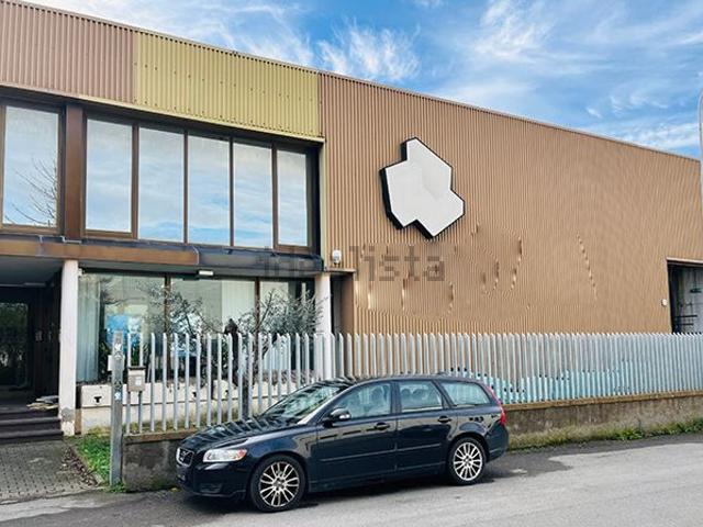 Capannone in vendita di 939 m² in Via Giuseppe Verdi, 5