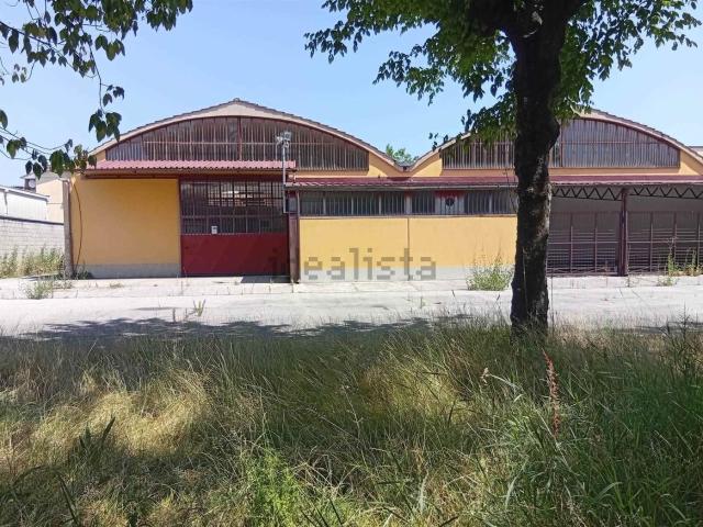 Capannone in vendita di 950 m²