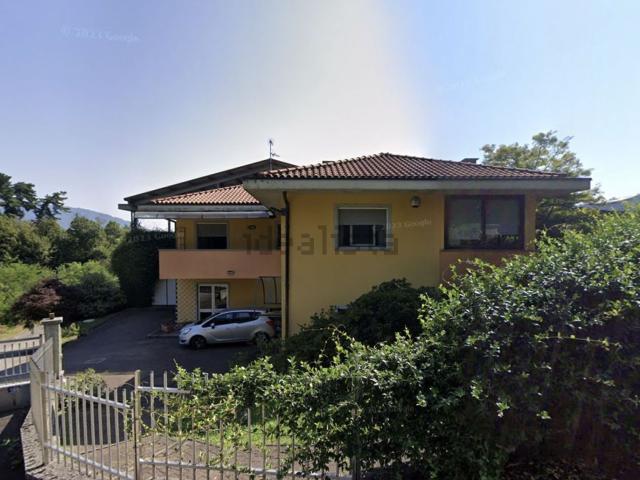 Capannone in vendita di 953 m² in Via Degli Scalpellini, 10