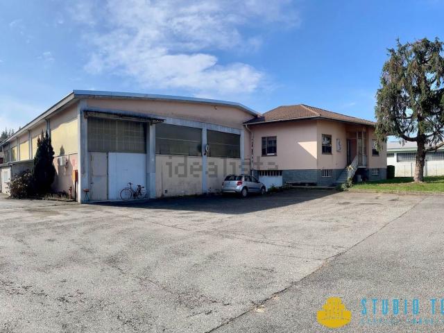Capannone in vendita di 955 m² in Via Carlo Felice Trossi, 143