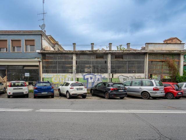 Capannone in vendita di 95 m² in Via Cavour, 33