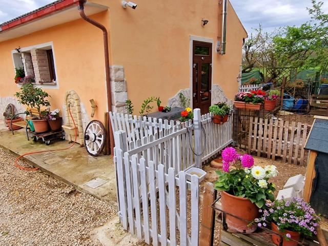 Capannone in vendita di 95 m² in Via delle Canapine
