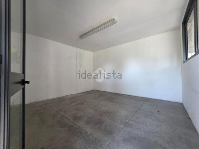 Capannone in vendita di 960 m² in Via dei Vasari, 17