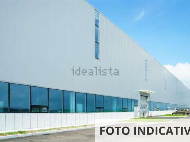 Capannone in vendita di 9681 m² in Via Cendon