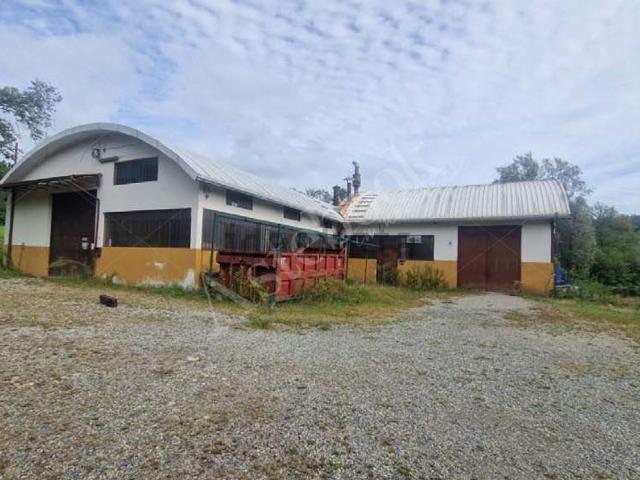 Capannone in vendita di 968 m² in Via Don Vaudano