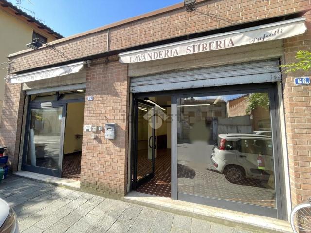 Capannone in vendita di 96 m² in Via Edmondo De Amicis
