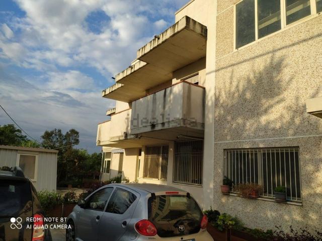 Capannone in vendita di 975 m² in Via Aterno, 175