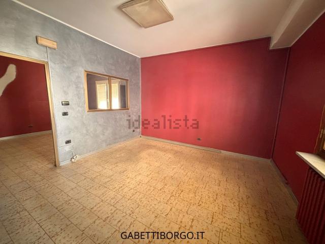 Capannone in vendita di 980 m² in Via Valle Po