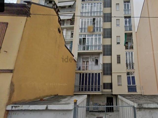 Capannone in vendita di 98 m² in Corso Genova
