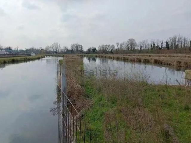 Capannone in vendita di 999 m² in Via dell&apos Isola, 22