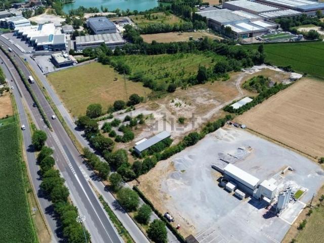 Capannone in vendita di 10000 m² in Via Mantova