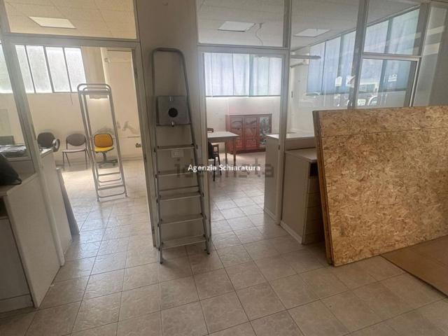 Capannone in vendita di 1000 m²