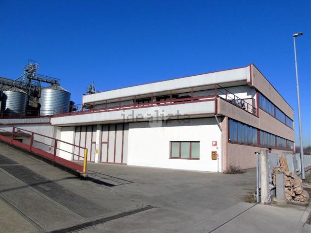 Capannone in vendita di 1000 m²