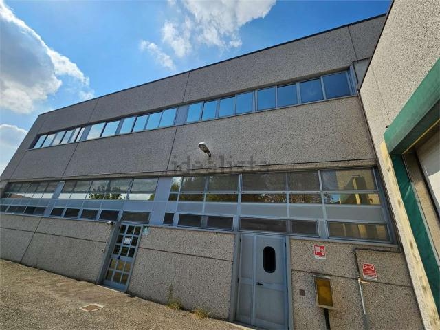 Capannone in vendita di 1000 m²