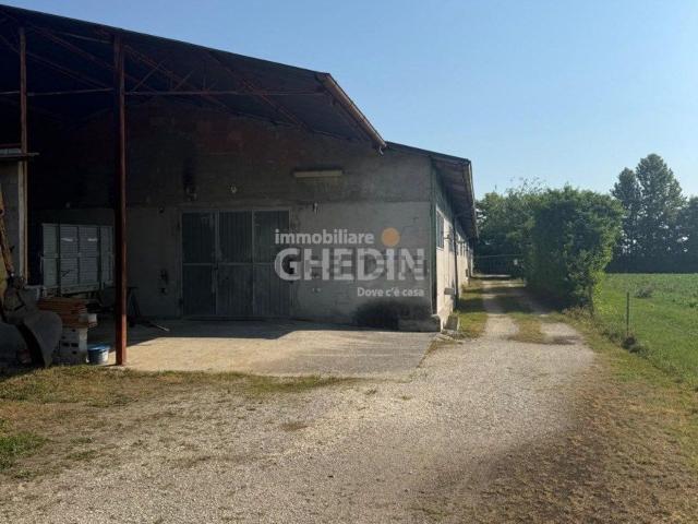 Capannone in vendita di 1000 m²