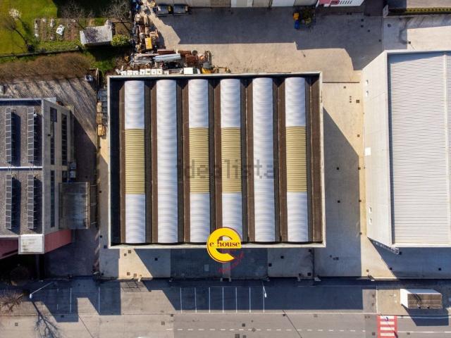 Capannone in vendita di 1000 m²