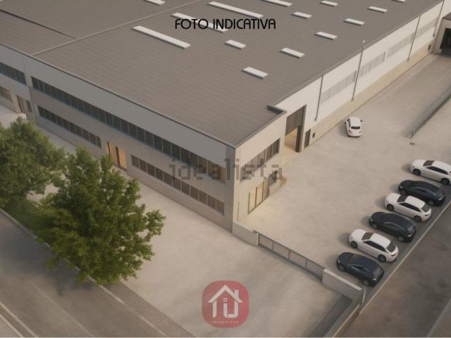 Capannone in vendita di 1000 m² in Via Aquileia, 23