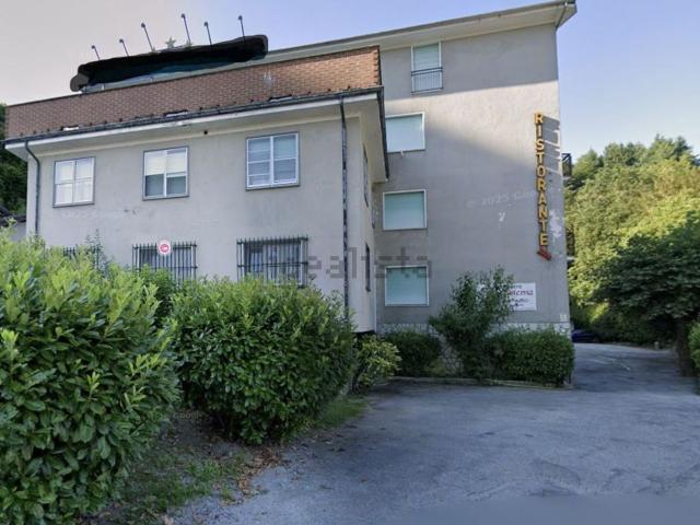 Capannone in vendita di 1000 m² in Via delle Terme, 23
