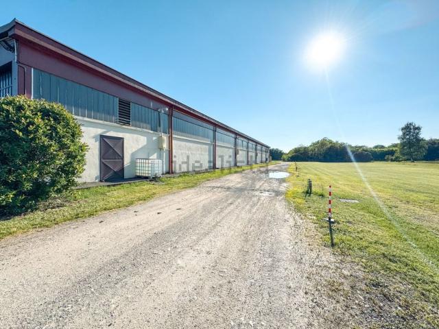 Capannone in vendita di 1000 m² in Via Gaudenzio Ferrari, 93