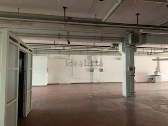 Capannone in vendita di 1001 m² in Via Piero Calamandrei