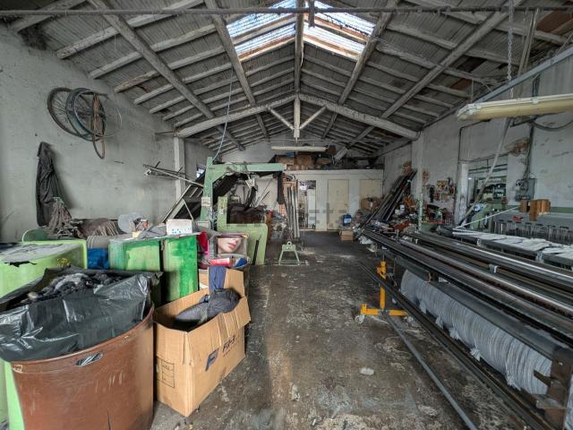 Capannone in vendita di 100 m² in Via Castel del Fabbro