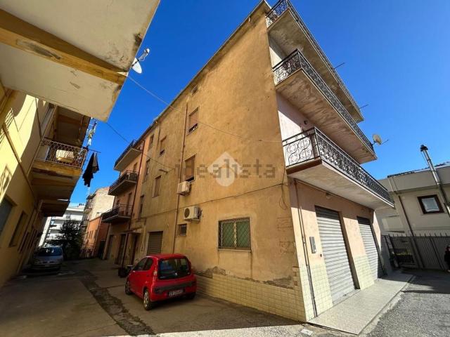 Capannone in vendita di 100 m² in Via degli Etruschi, 1