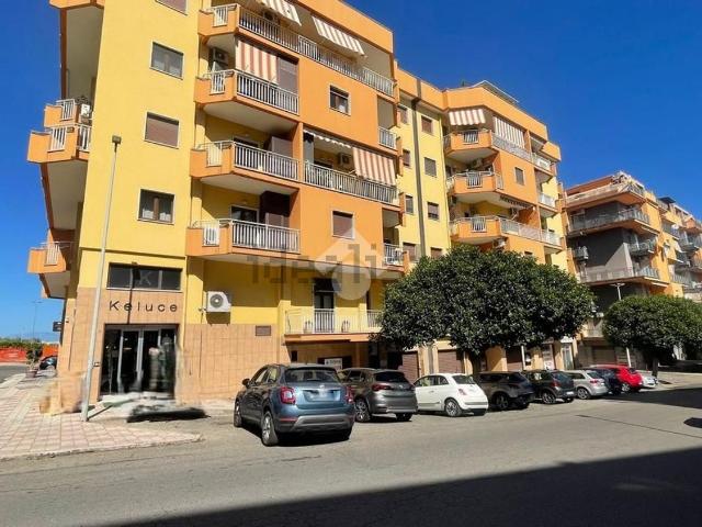 Capannone in vendita di 100 m² in Via dei Bizantini
