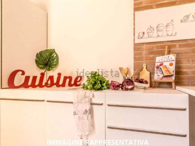 Capannone in vendita di 1014 m² in Frazione Quarto Inferiore, 284