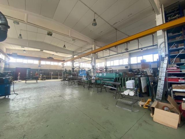 Capannone in vendita di 1010 m² in Via Giacomo Matteotti, 6
