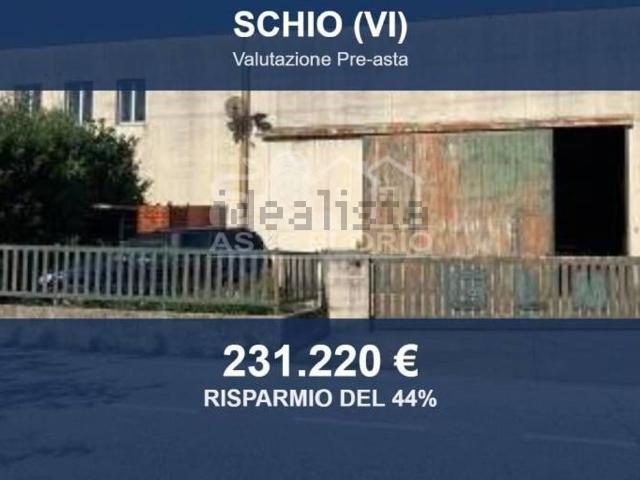 Capannone in vendita di 1027 m² in Via Aspromonte, 25