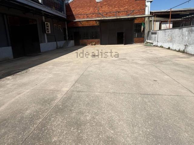 Capannone in vendita di 1035 m²