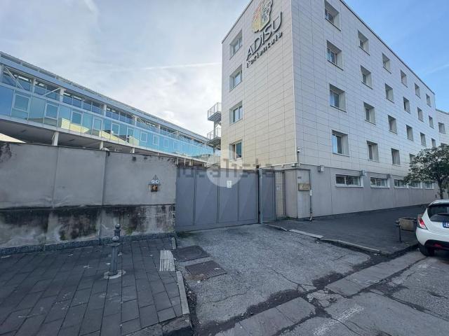 Capannone in vendita di 1030 m² in Traversa Benedetto Brin, 15
