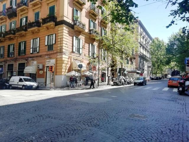 Capannone in vendita di 103 m² in Via Alessandro Scarlatti, 60