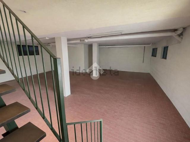 Capannone in vendita di 103 m² in Via Brusadelli