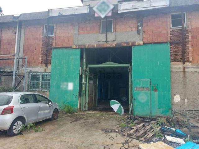 Capannone in vendita di 1049 m² in Strada Provinciale 58