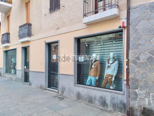 Capannone in vendita di 104 m² in Via XX Settembre