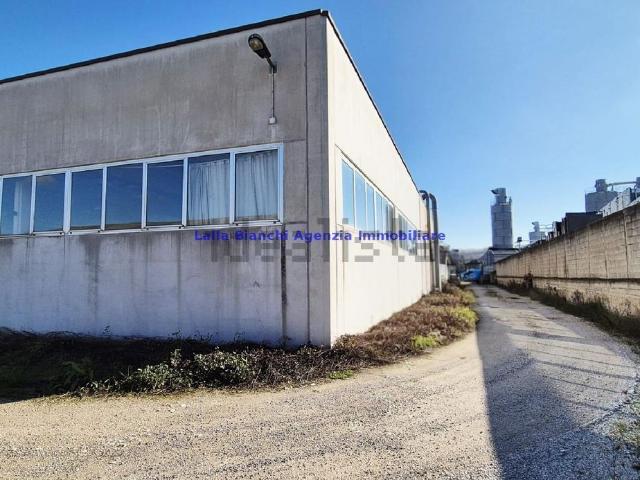 Locale in vendita di 1050 m² in Via dell&apos Automazione