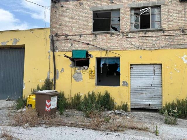 Capannone in vendita di 1050 m² in Via della Fontana