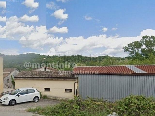 Capannone in vendita di 105 m² in Via Epitaffio, 179