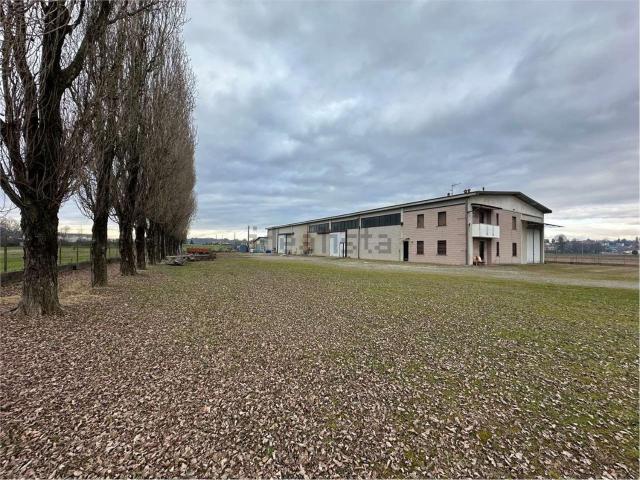 Capannone in vendita di 1060 m²