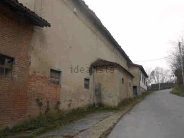 Capannone in vendita di 1060 m² in Via Rio, 19