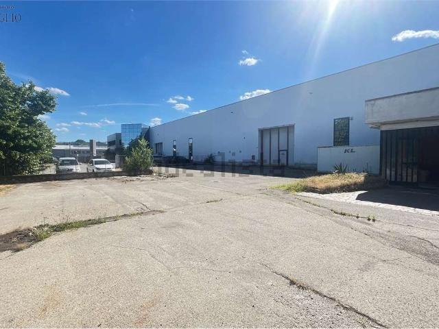 Capannone in vendita di 1070 m²