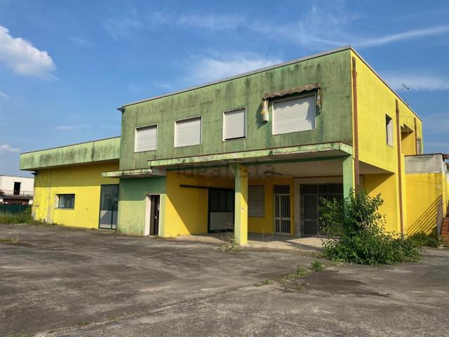 Capannone in vendita di 1080 m²
