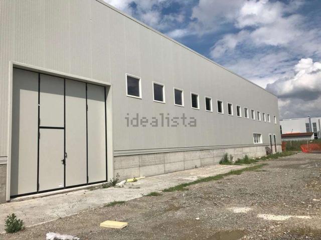 Capannone in vendita di 1081 m² in Via Pisa, 1