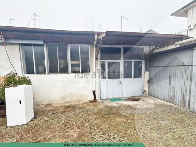 Capannone in vendita di 108 m² in Via Giovanna D&apos Arco, 31
