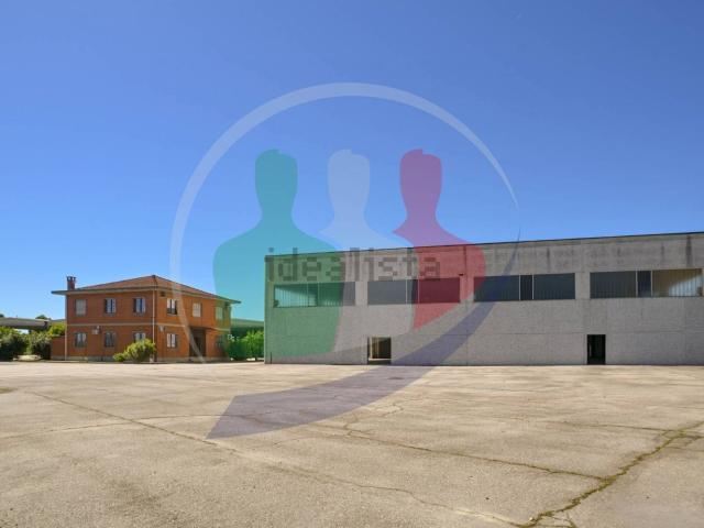 Capannone in vendita di 11000 m² in Corso Savona, 14